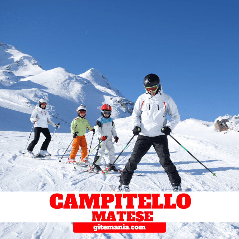 Una famiglia trascorre una giornata sulla neve a Campitello Matese